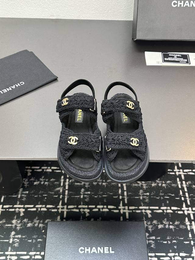 2025 Spring And Summer Latest Fabric Counter Main Push Velcro Beach Sandals New