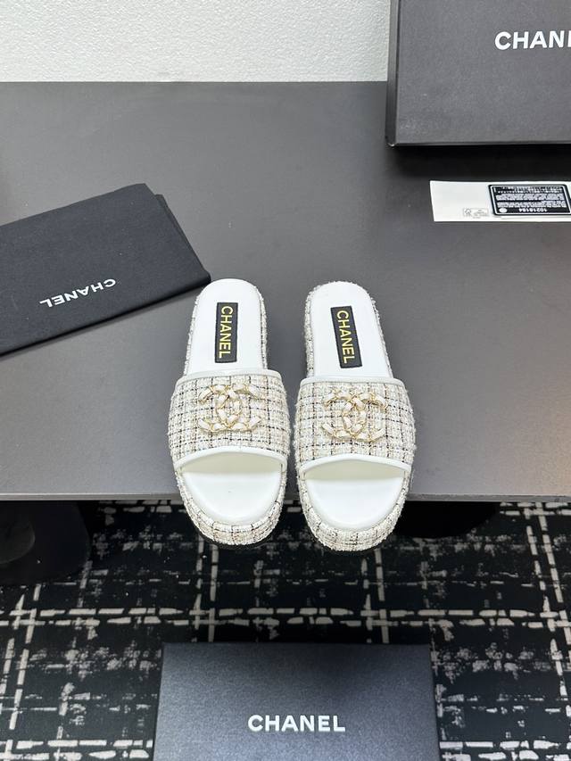C Chanel Thick-Soled Slippers Are Here, With Classic Double C Metal Buckles, Lux