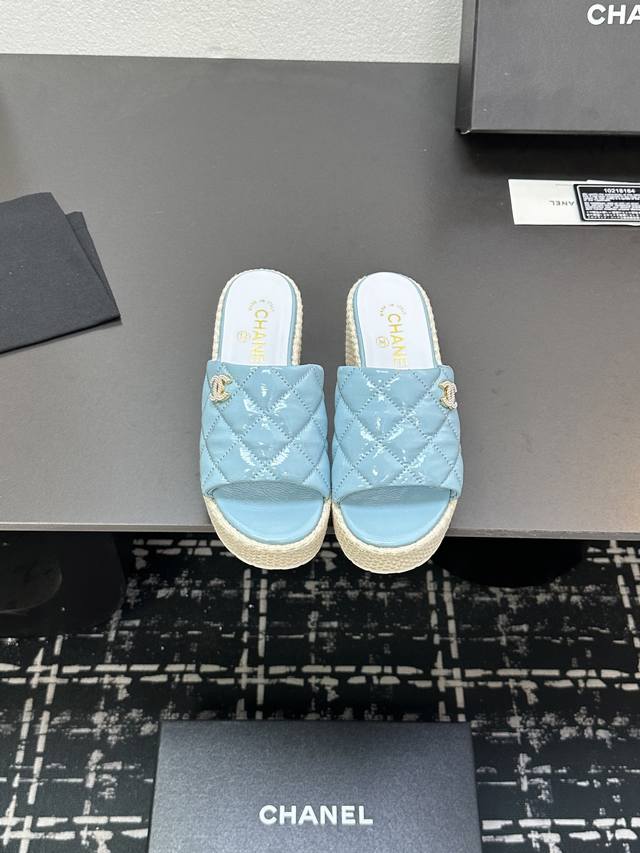 Chanel 2025 Spring/Summer. Latest Woven Wedge Sandals! A Must-Have Every Year, T