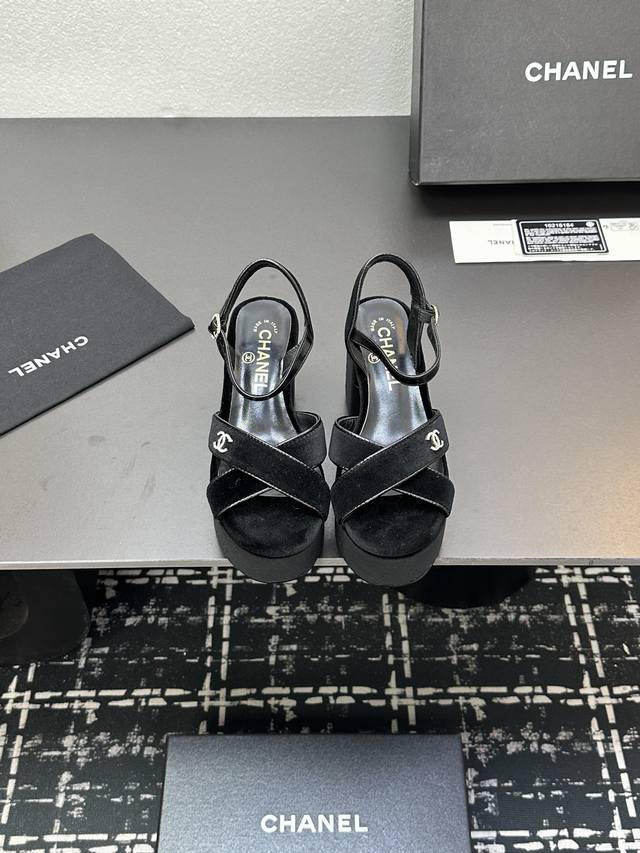 Chanel~~Summer Waterproof Platform Thick-Heeled Sandals~~The Upper Is Made Of Sh