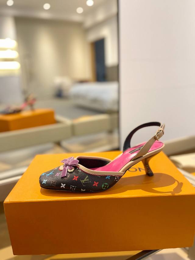 Price The Latest L Store's Latest Catwalk Sandals, Official Website Series Updat