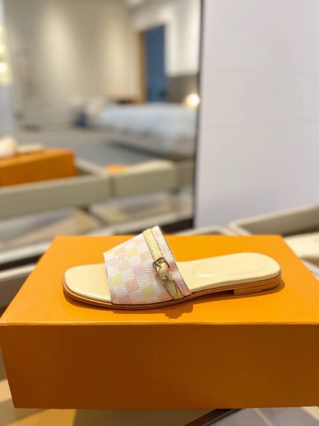 Price: Louis Vuitton Louis Vuitton This Lv Isola Flat Sandal Is Made Of Soft Cow