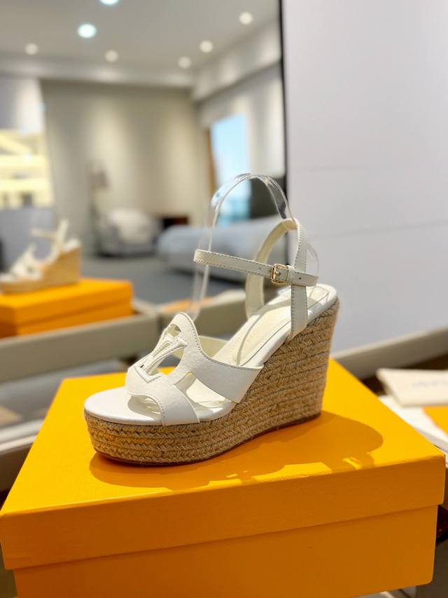 Price: Lv 2025 Latest Catwalk Thick-Soled Hemp Rope Sandals Hong Kong Original P