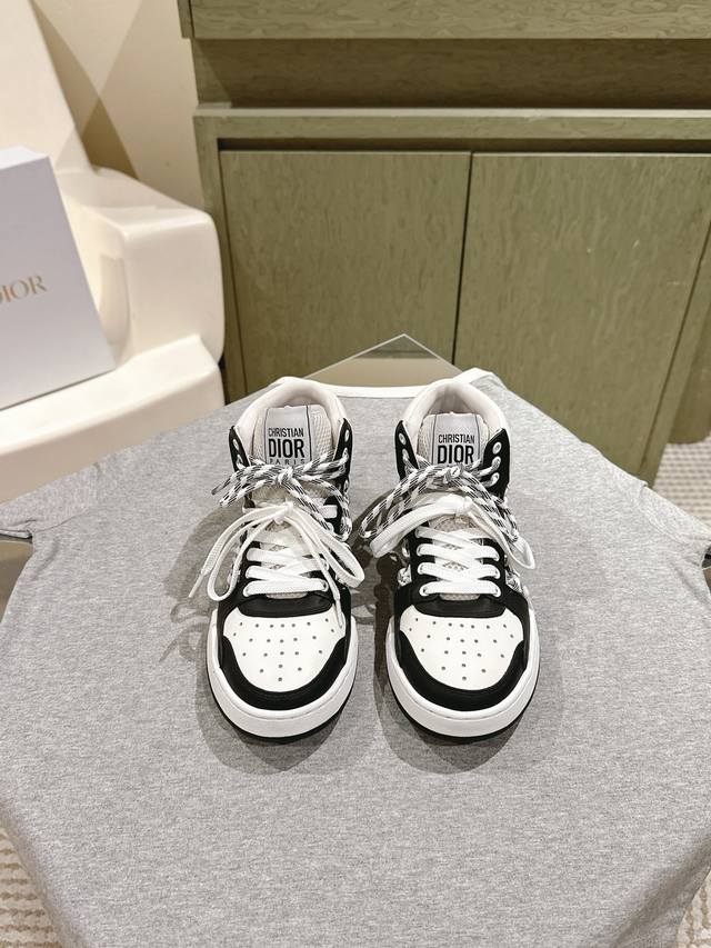 Dior Chrono's New Casual Hollow Sports Shoes Are Really Cool, Full Of Futuristic