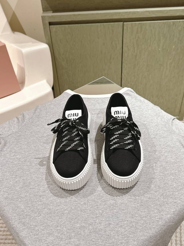 Miaomiao's New Thick-Soled Canvas Biscuit Shoes Have A Simple Shape, Ultra-Light
