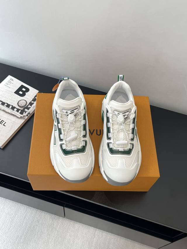 Louis Vuitton Runner Tatic Series Thick-Soled Casual Sports Shoes This Lv Runner