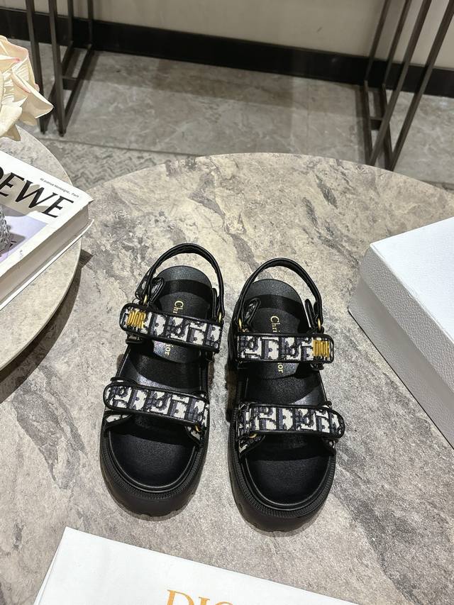 New Color, Top Version, Summer Hit, Super Dior. D's New Velcro Sandals Go, Origi