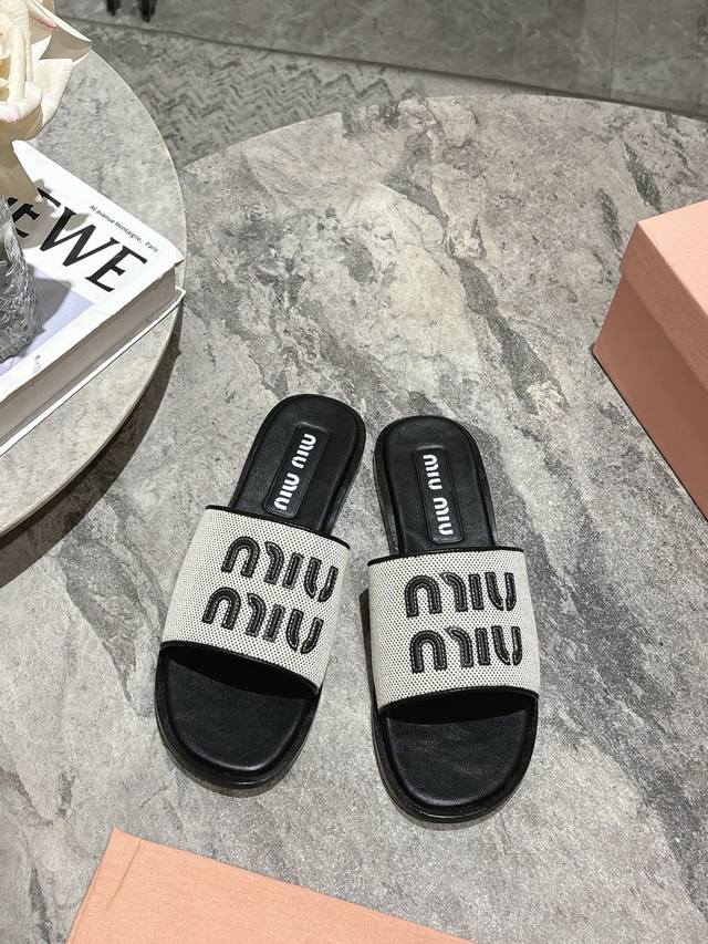 Miumiu 2025Ss Spring And Summer New Flat Lambskin Sandals Zp Development Of The