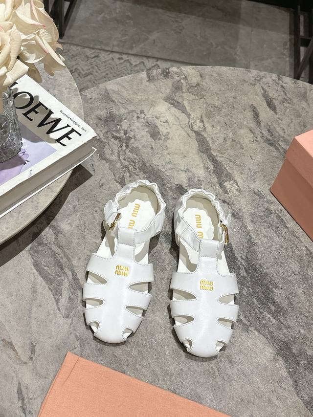 Miumiu 2025 Early Spring And Summer Closed Toe Roman Sandals Official Spring And