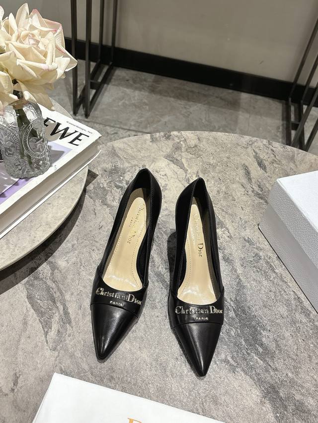 Dior2025 Spring And Summer New Products Steel Stamped Letter Logo Single Shoes S