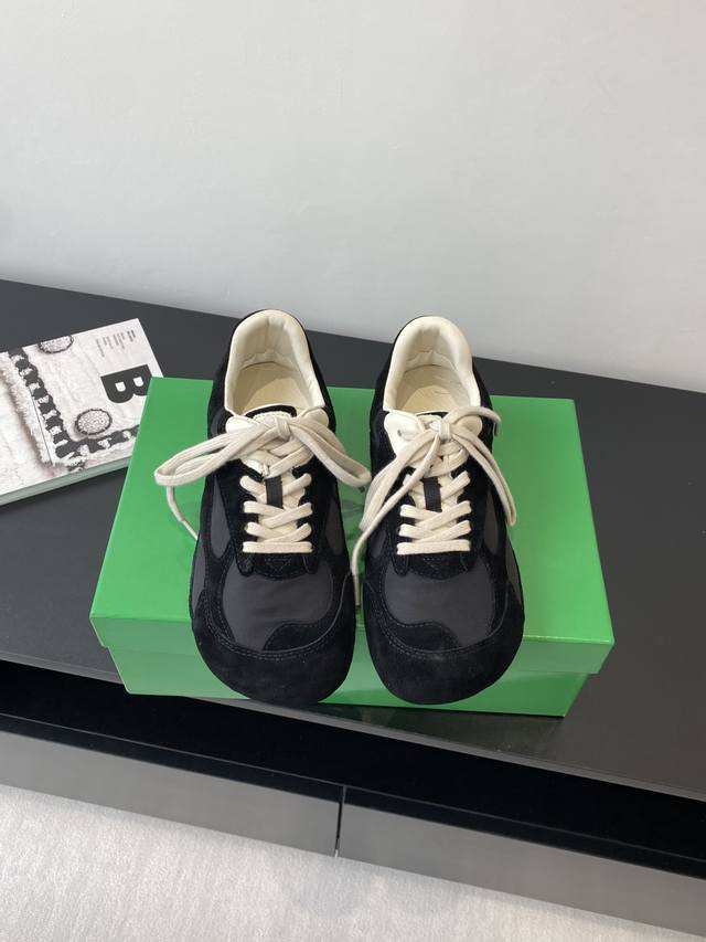 Women's And Men's Bottega Veneta's Latest Orbit Series Retro Casual Sneakers For