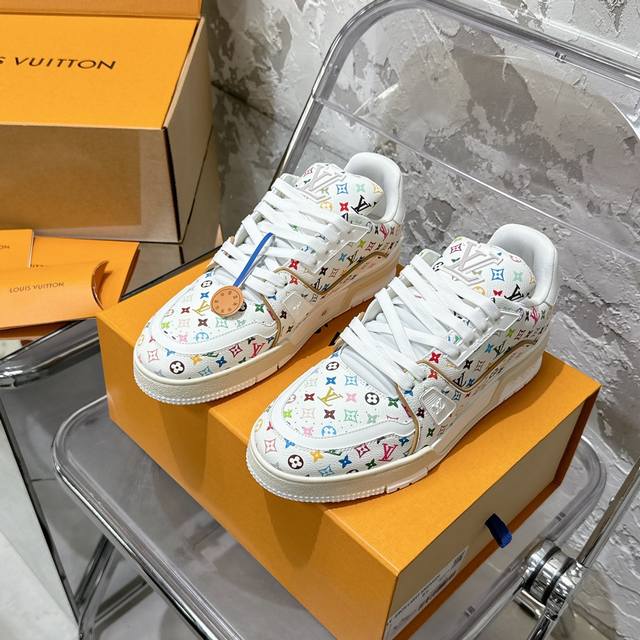 Joint Model Couple Code# Top Purchasing Version Lv Trainer Couple Limited Series