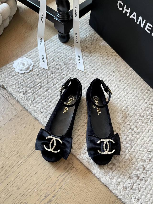 Chanel 24P Early Autumn Butterfly Mary Jane Shoes Series! Chanel's Best-Looking