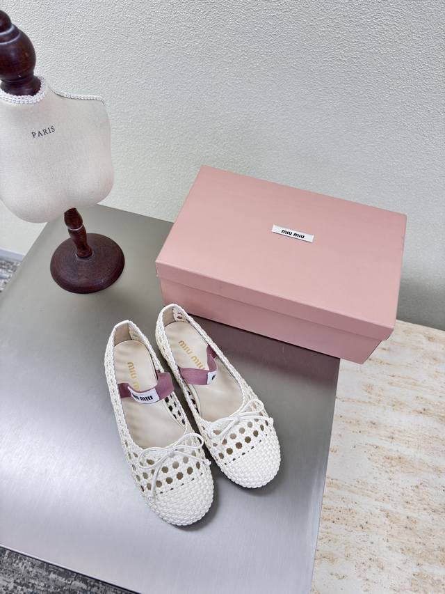 Miu'miu Hand-Woven Mary Jane Flats White Woven Version Flat Design Seriesmiu'miu