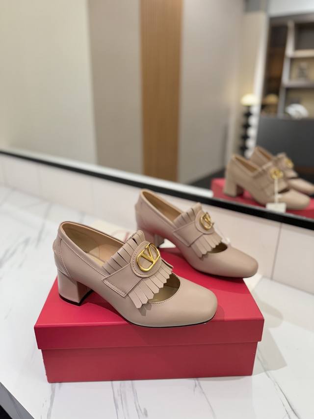 Factory Price Pp: Purchasing Level Valentino 2025 Early Spring Catwalk New Style