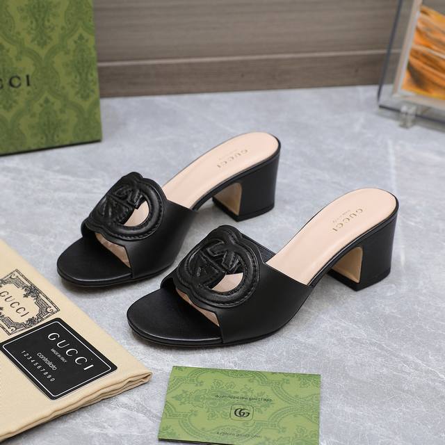 New Summer Models Are In Stock. Gucci High-Quality Slippers. Double G Hollow Edg