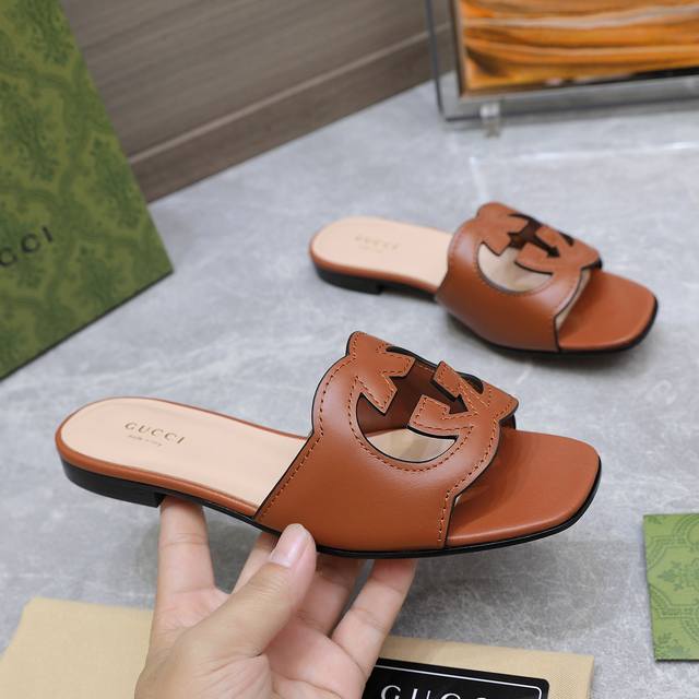 New Summer Models Are In Stock. Gucci High-Quality Slippers With Double G Hollow