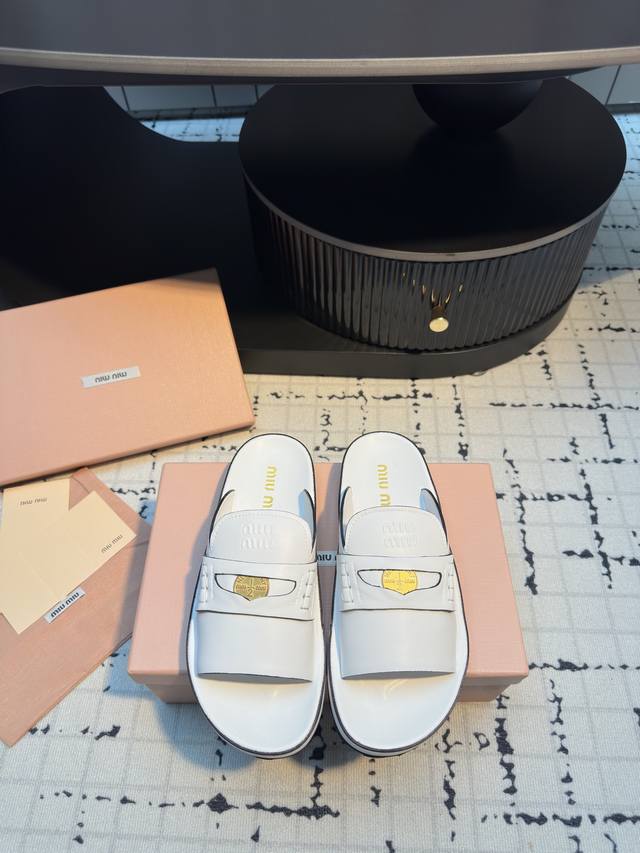 Miu Mi* 25Ss New Spring And Summer Gold Coin Beach Slippers Miu Now Smells So Go