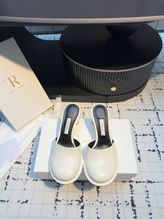 The Row 25Ss Spring And Summer New Simple Round Heel Slippers! The Row's Consist