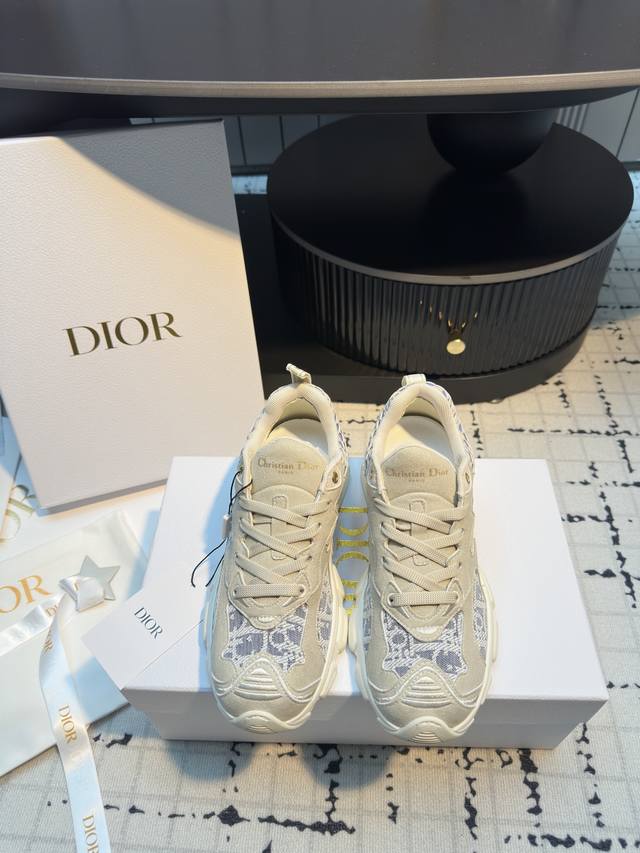 Dior Dior 2025 Spring And Summer Catwalk New Vibe Iconic Fashion Modern Sports D