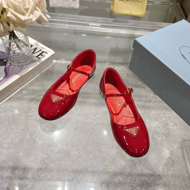 Factory Price P Prada Prada Ss Spring And Summer New Products Are On Sale Mary J