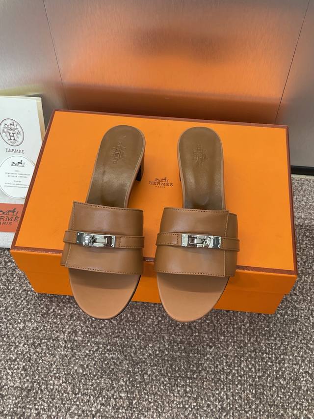 Factory Price: Flat Thick Heel Hermes Spring And Summer Classic Giulia Thick Hee