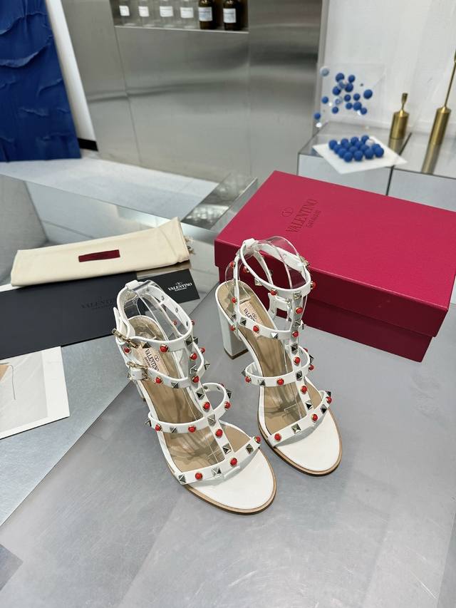 Factory P Valentino Classic Rivet Sandals Fashion Thick Heel 9.5Cm Upper Mixed S
