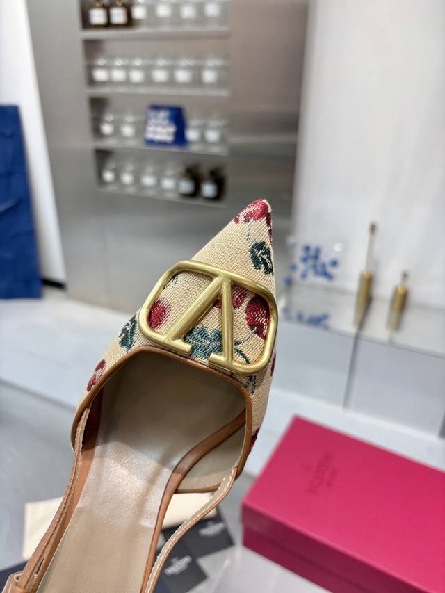 Valenti*O. Valenti Large V Buckle Single Shoes Latest Series Highest Version Det