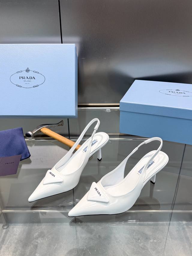 Prada Prada 24 Factory Price P Counter Catwalk Style Pointed Sandals Triangle Bu