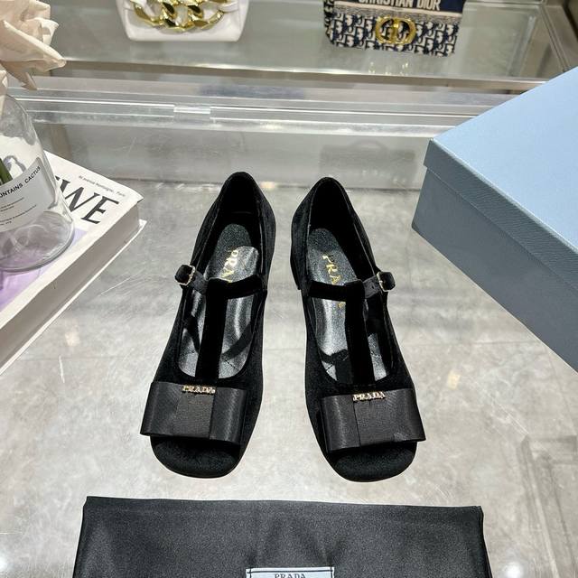 Prada Prada 25Ss Early Spring New Model Recommended By All The Bloggers On Xiaoh