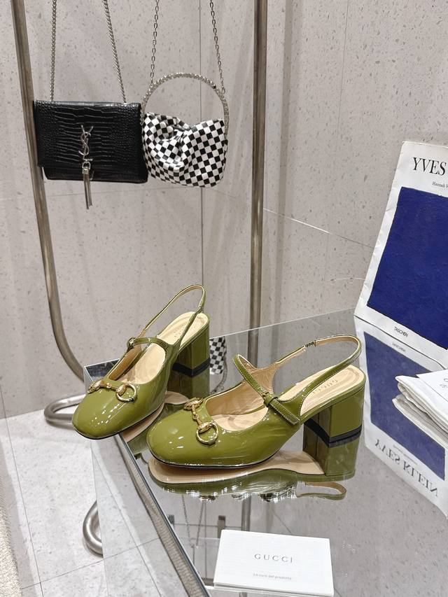 Gucc*Horsebit Slingback This Shoe Is Meticulously Crafted In Classic Canvas, Giv