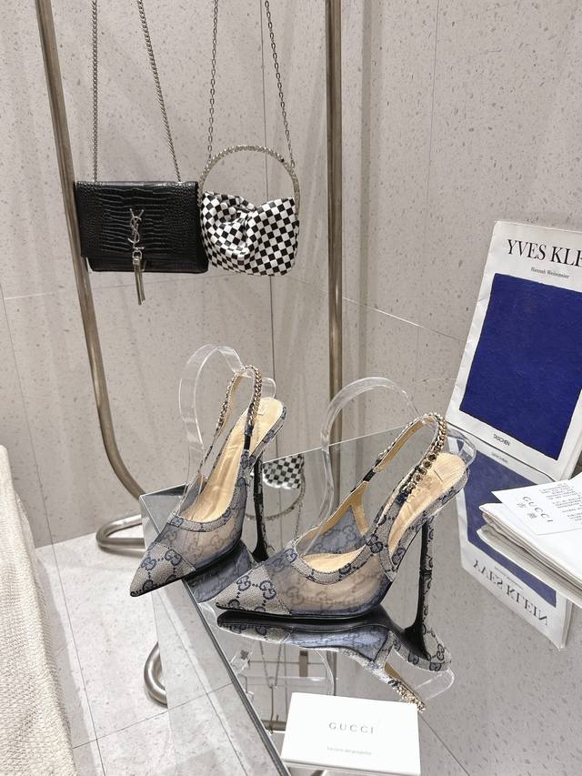 Gucc*Horsebit Pumps The Carefully Crafted Mesh Stitching Makes This Shoe More Fa
