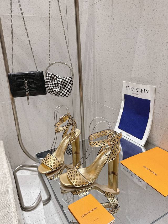 Lv Plum Blossom Heel Sandals Lv's New Summer Top Version This Silhouette Sandal
