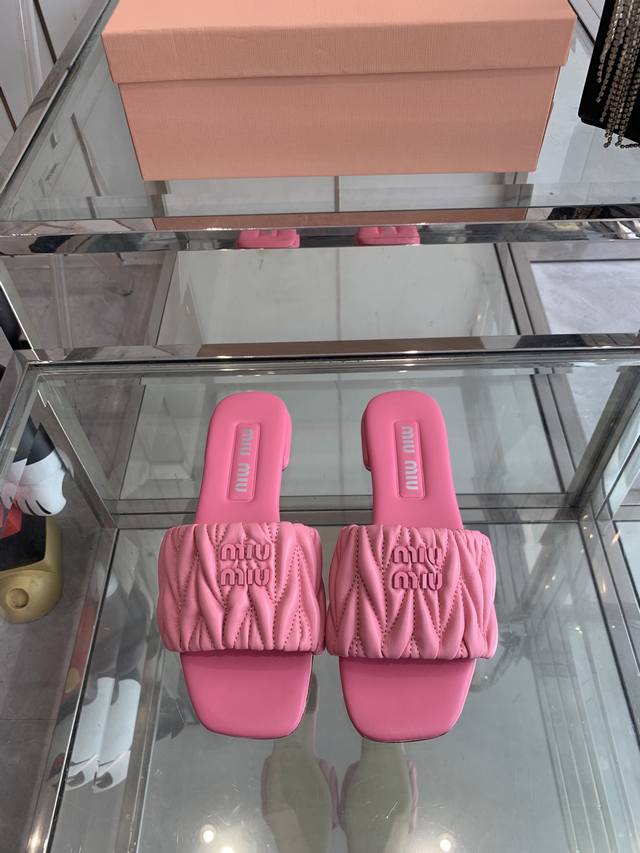Miu Miu Spring And Summer Flat Lambskin Sandals Zp Development Original Disassem