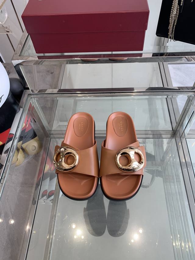 Gucci Spring/Summer New Metal Buckle Sandals Ingeniously Crafted With The Latest