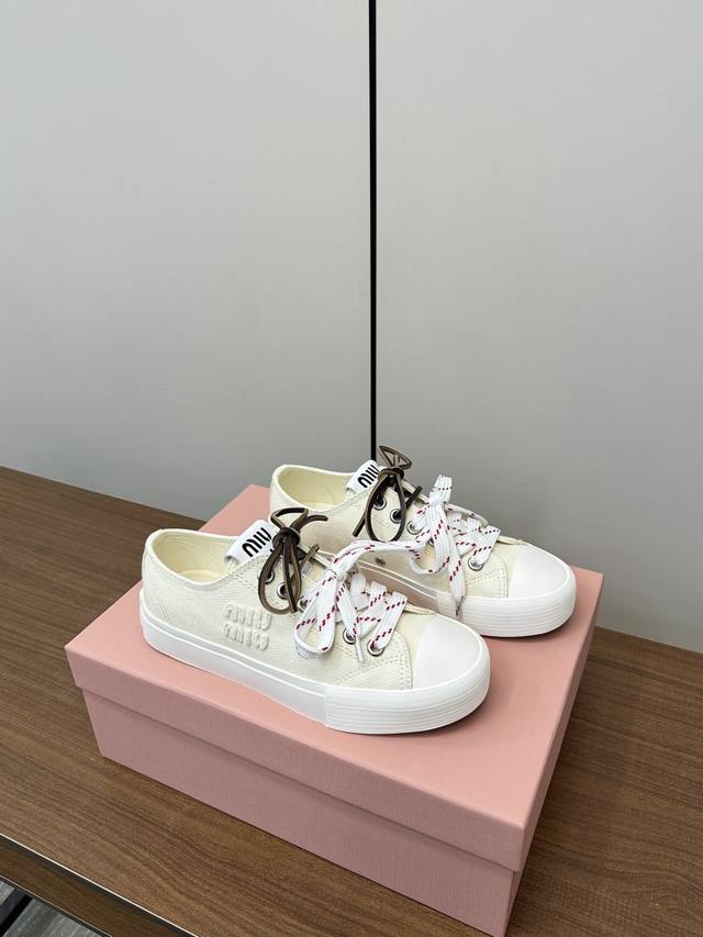 Top Version Miumiu Miu Miu 2025 New Embroidered Canvas Shoes Single Shoes The To