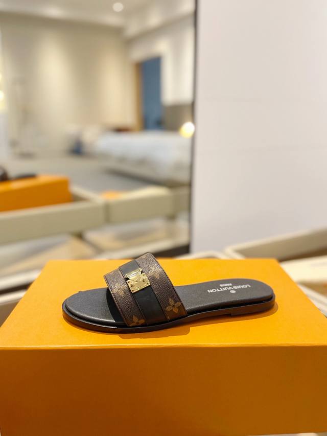 Price: Louis Vuitton Louis Vuitton This Lv Isola Flat Sandal Is Made Of Soft Cow