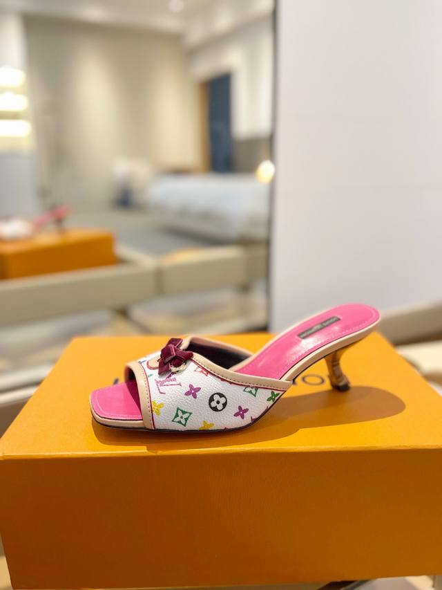 Price: The Latest L Store's Latest Catwalk Slippers, The Official Website Series