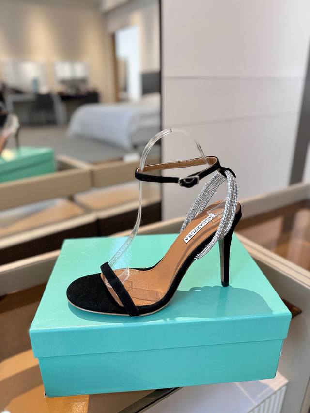Price: 2025 Latest Spring And Summer New Style * Pineapple New High-Heeled Sanda