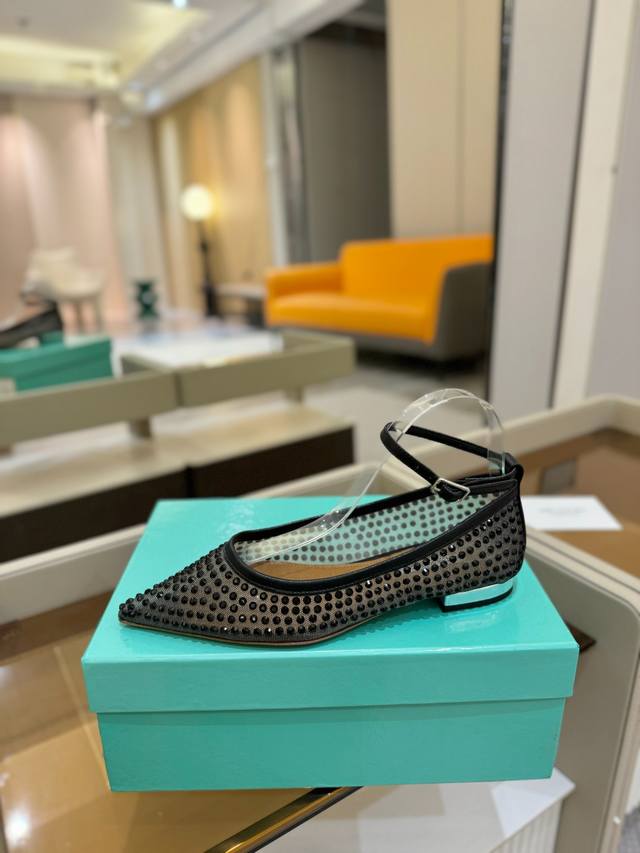 Price: Aquazzura Pineapple 2025 Spring And Summer New Flat Sandals. Full Of Diam