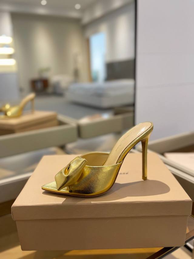 Price: {Slippers} Gianvito Rossi Official Website Latest Release Original Disass