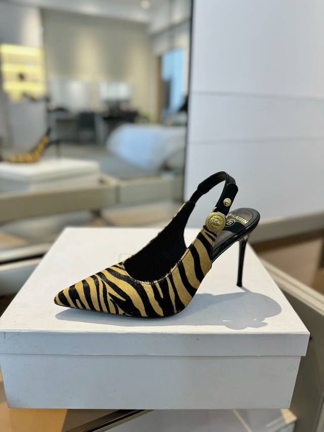Price: , * Balmain's Latest Spring And Summer Catwalk High-Heeled Sandals Brand