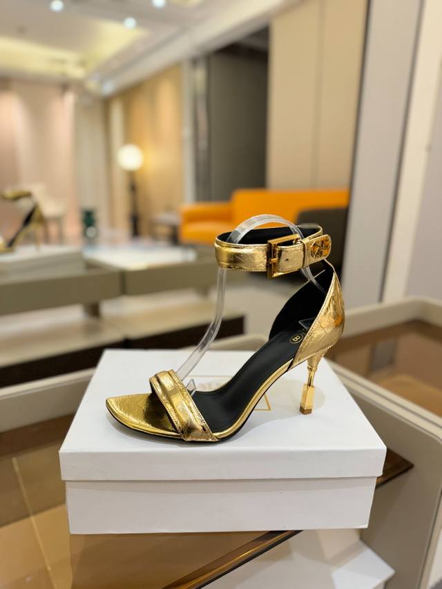 Price P: Balmain 2025 Catwalk Crescent-Toe Metal-Heeled Fashion High-Heeled Sand