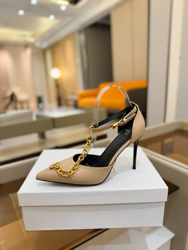 Price P: Balmain 2025 Spring And Summer Catwalk Chain Hollow High-Heeled Shoes B