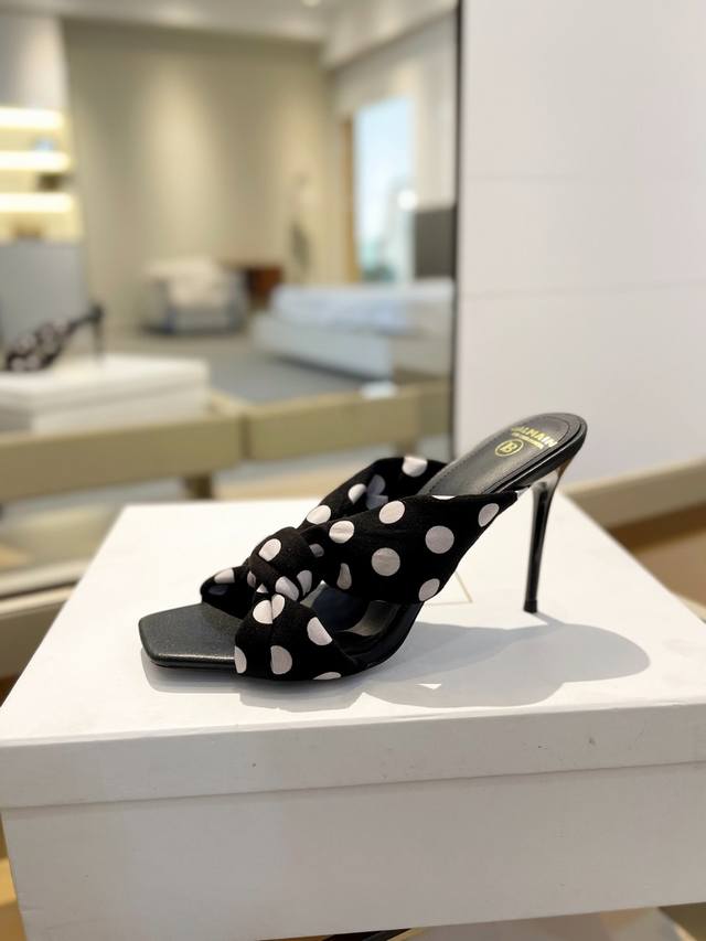 Price: * Balmain's Latest Spring And Summer Catwalk Polka Dot Suede High-Heeled