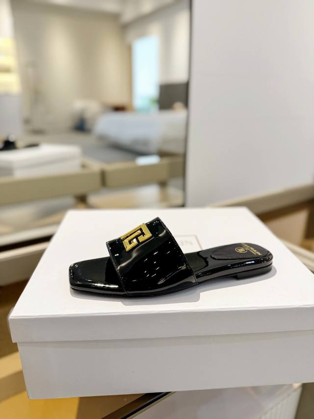 Price P: * Balmain's Latest Spring And Summer Catwalk Flat Slippers Brand Balmai