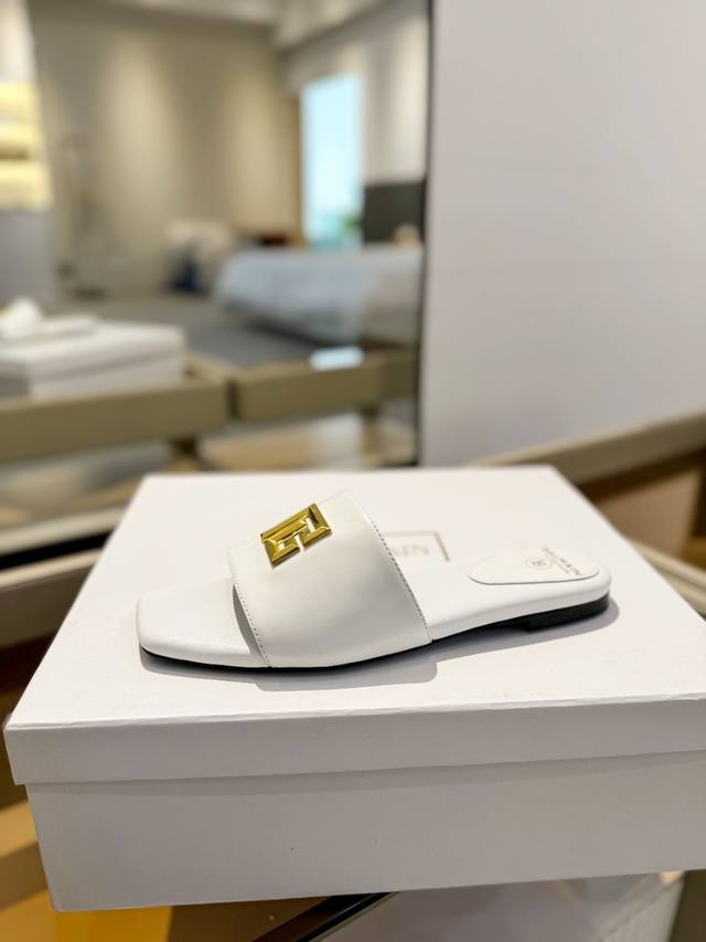 Price: * Balmain's Latest Spring And Summer Catwalk Flat Slippers Brand Balmain