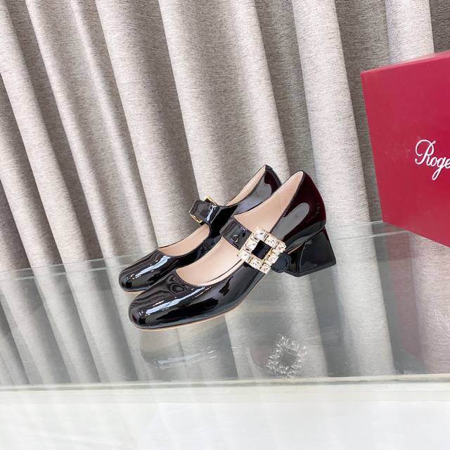 Rogerviver~2025 Spring And Summer New Women's Shoes Love Crystal Diamond Buckle