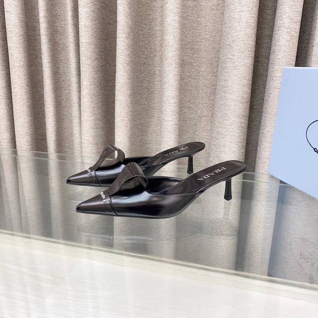 25Ss Early Spring New Prada Prada Catwalk Style Pointed Kitten Heel Slippers Clo
