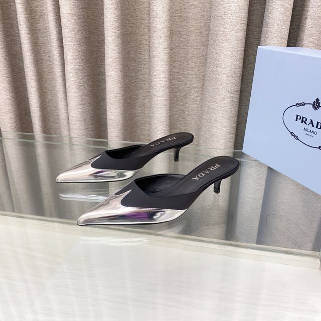 25Ss New Prada Model For Early Spring Prada Catwalk Style Pointed Color Matching